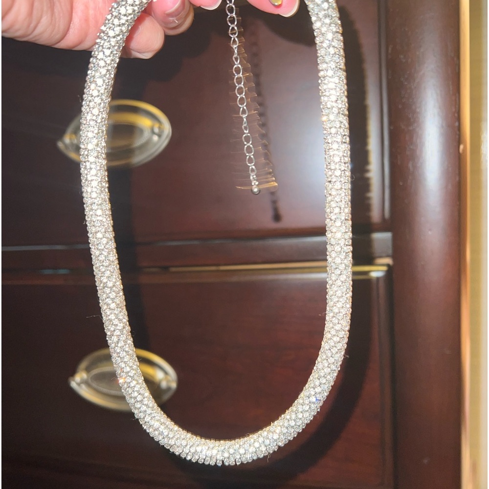 Sparkly necklace